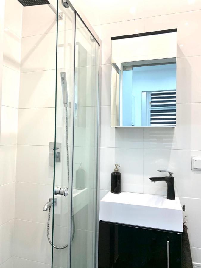 Lux Apartment Wina Bagian luar foto